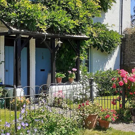 Castell Madoc Cottages Lower Chapel Buitenkant foto
