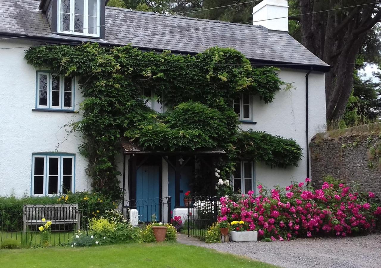 Castell Madoc Cottages Lower Chapel Buitenkant foto